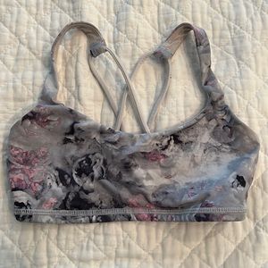 Lululemon Free to Be Bra Size 2